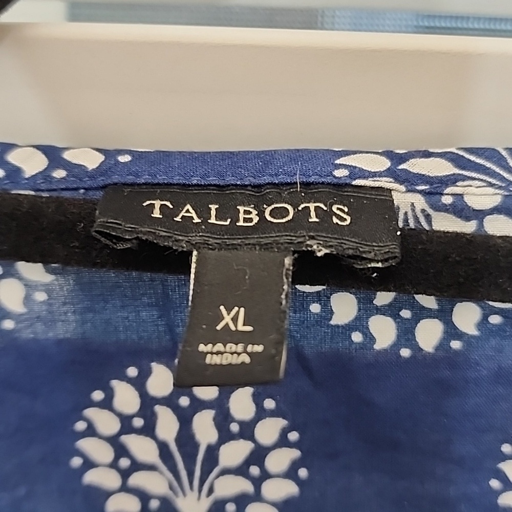 Talbots Blue & White Embroidered Lightweight Floral Blouse Size XL - Picture 2 of 8